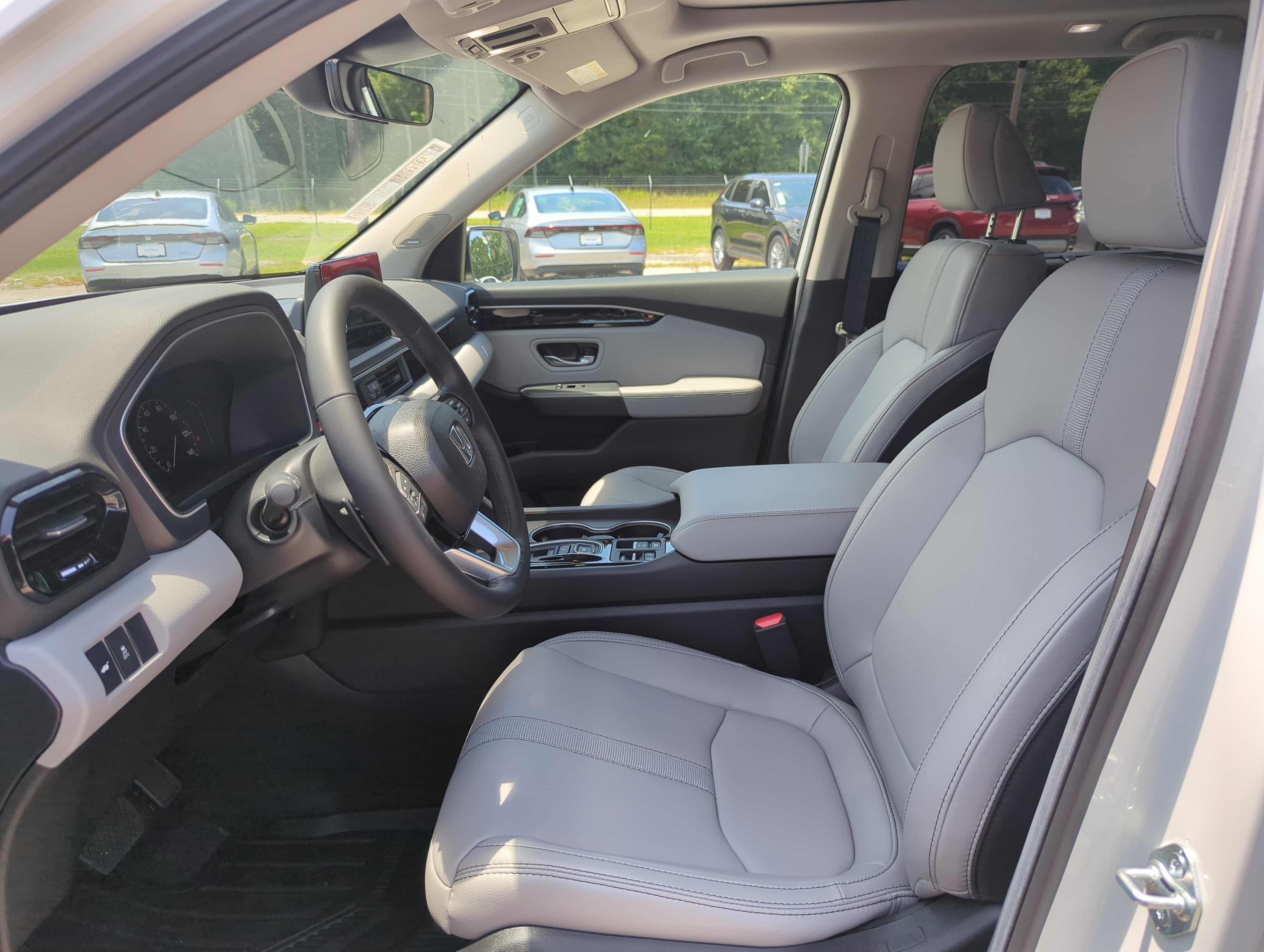 2025 Honda Pilot Touring photo 9
