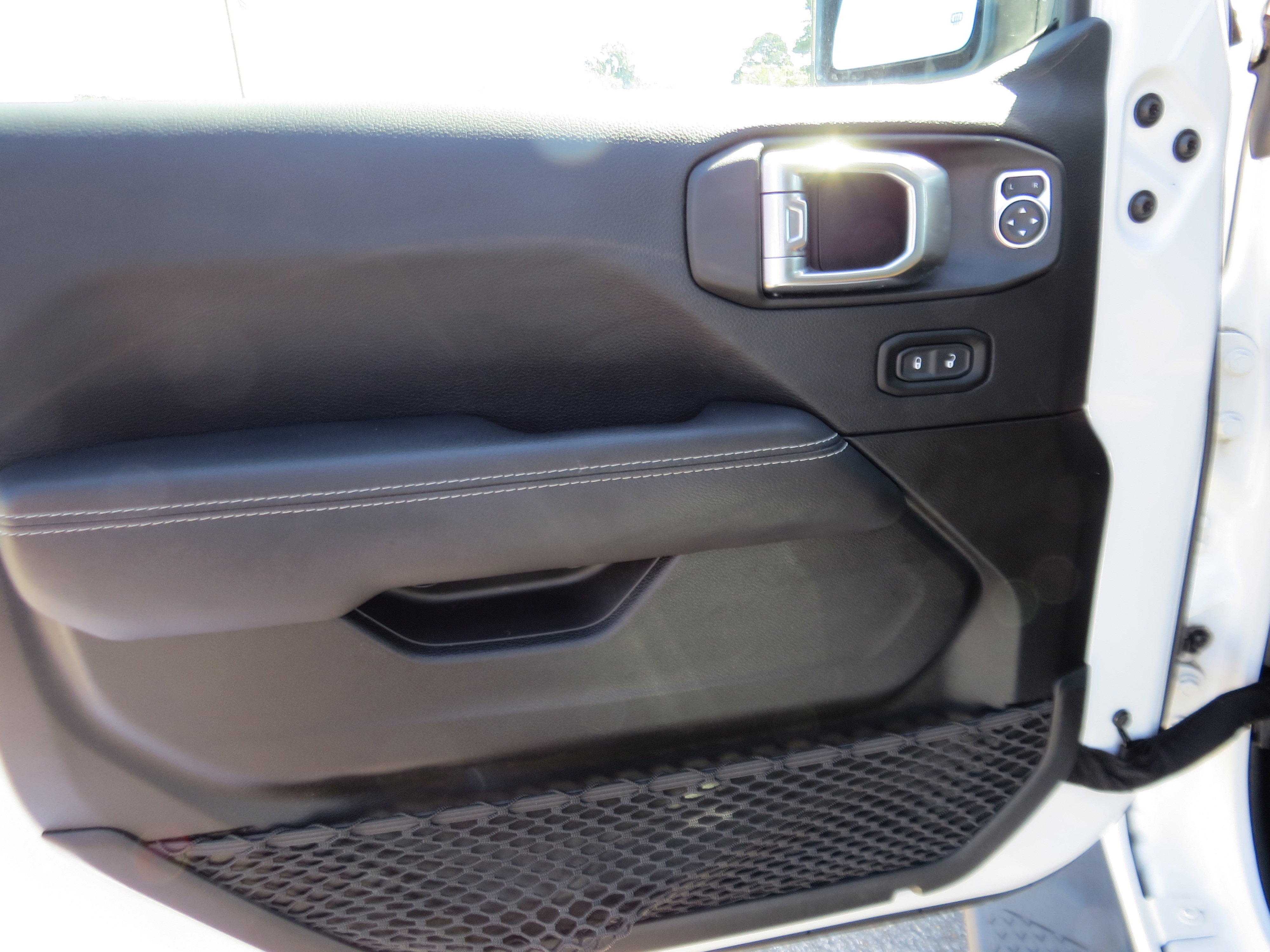 2023 Jeep Gladiator Overland photo 24