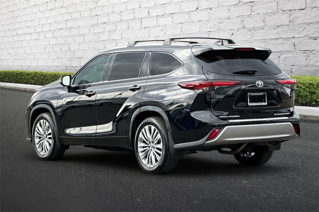 2024 Toyota Highlander Platinum photo 4