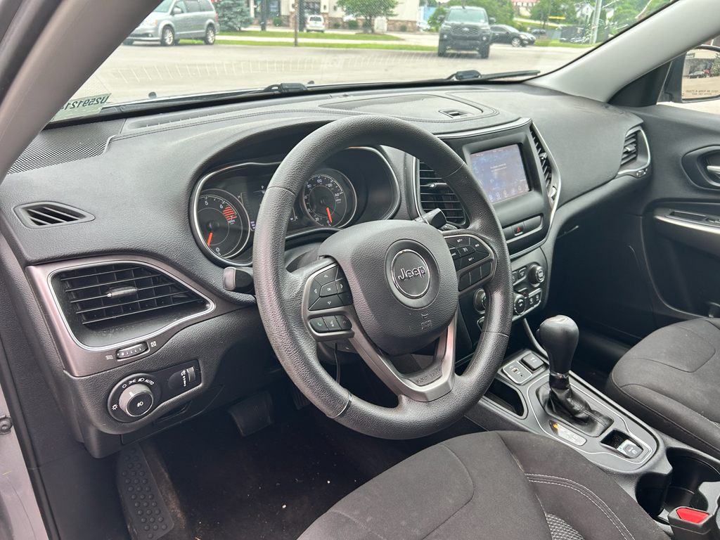 2019 Jeep Cherokee Latitude photo 8