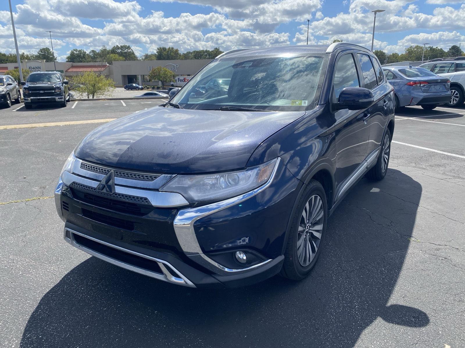 2020 Mitsubishi Outlander SEL photo 2