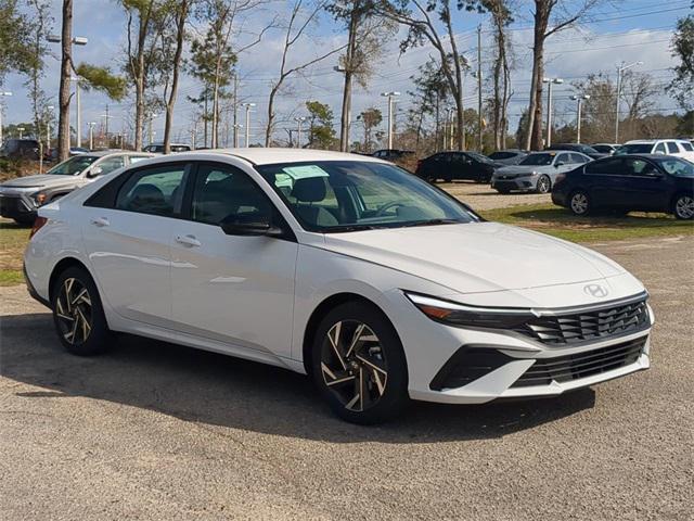 2025 Hyundai Elantra SEL Sport photo 3