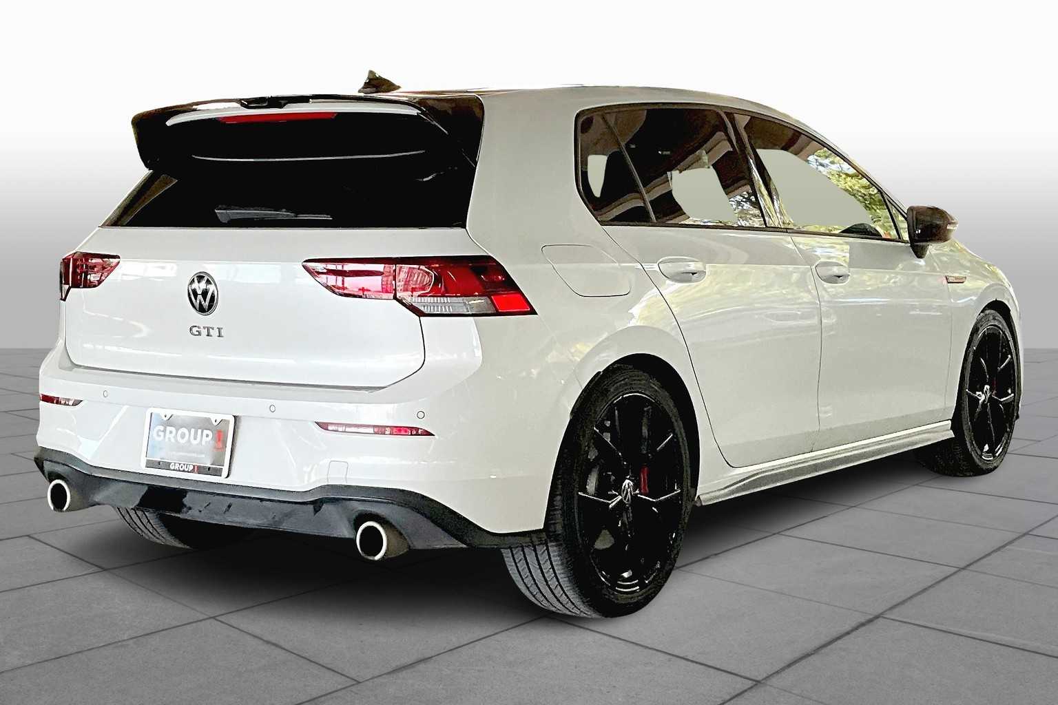 2024 Volkswagen Golf GTI 380 S photo 11