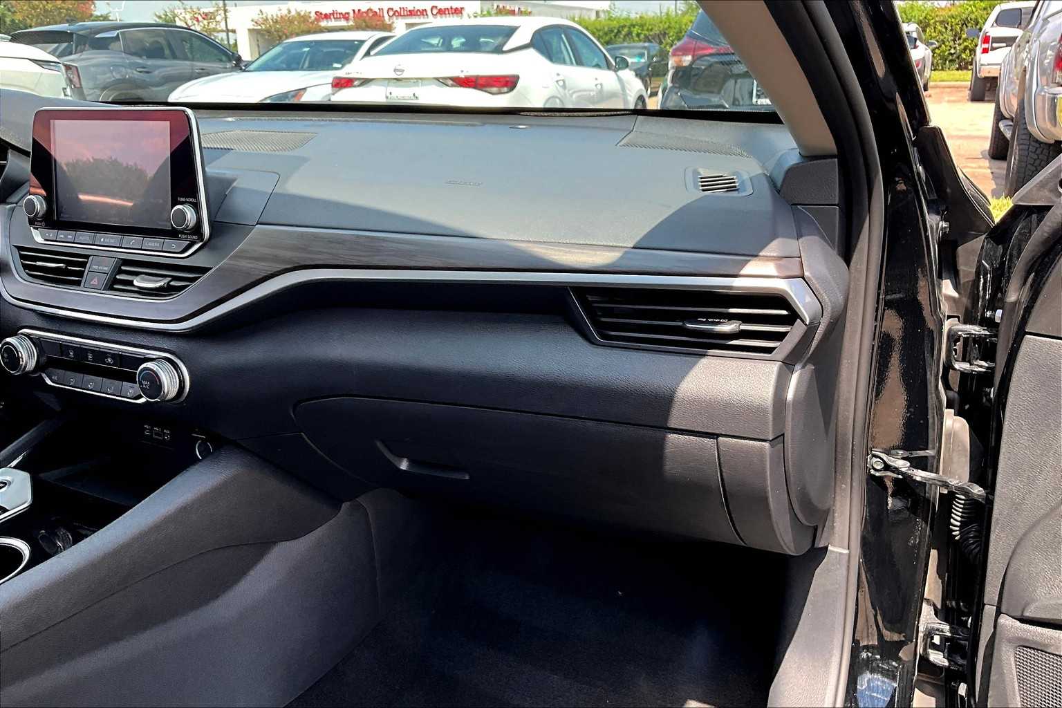 2024 Nissan Altima 2.5 SV photo 17