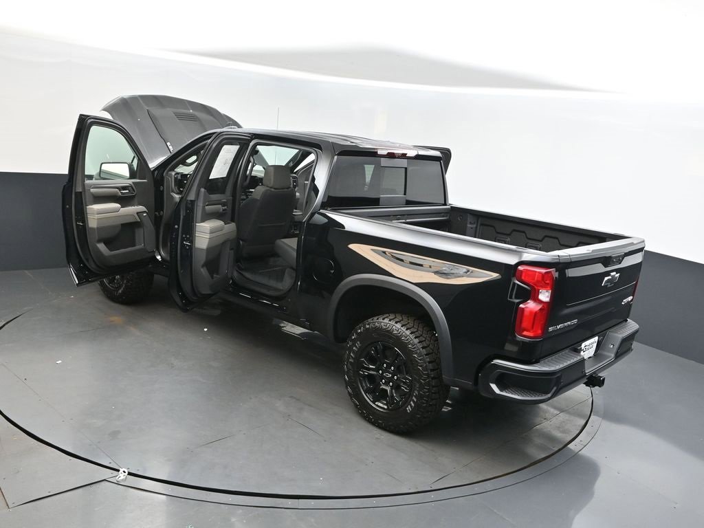 2026 Chevrolet Silverado 1500 ZR2 photo 2