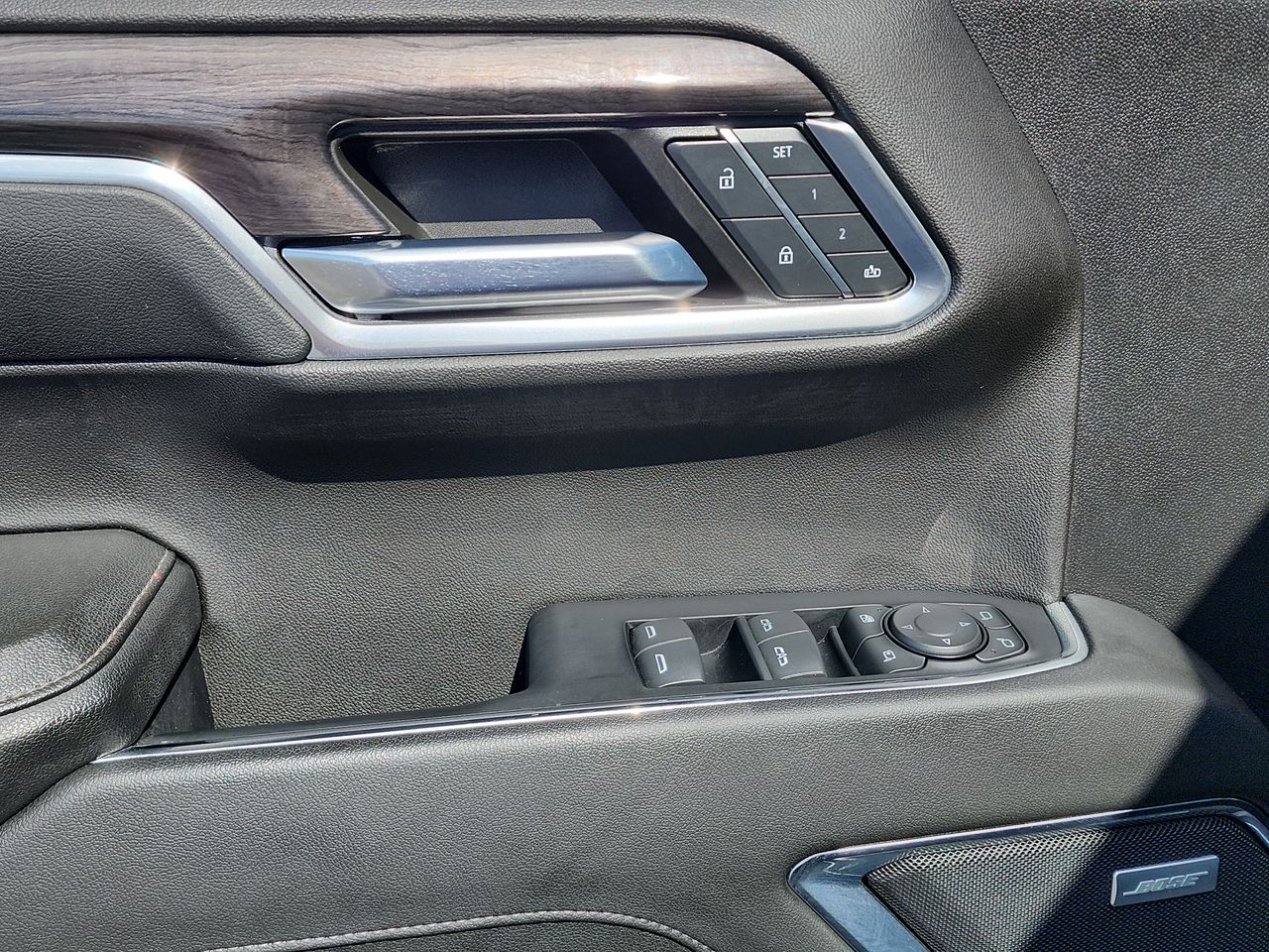 2023 Chevrolet Silverado 1500 LTZ photo 13