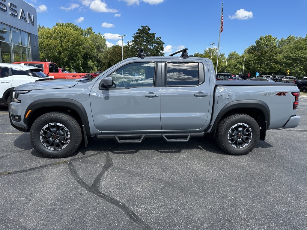 2025 Nissan Frontier PRO-4X photo 5