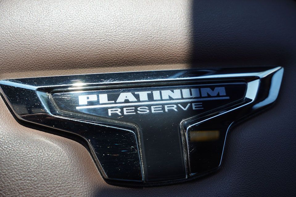 2024 Nissan Titan Platinum Reserve photo 38