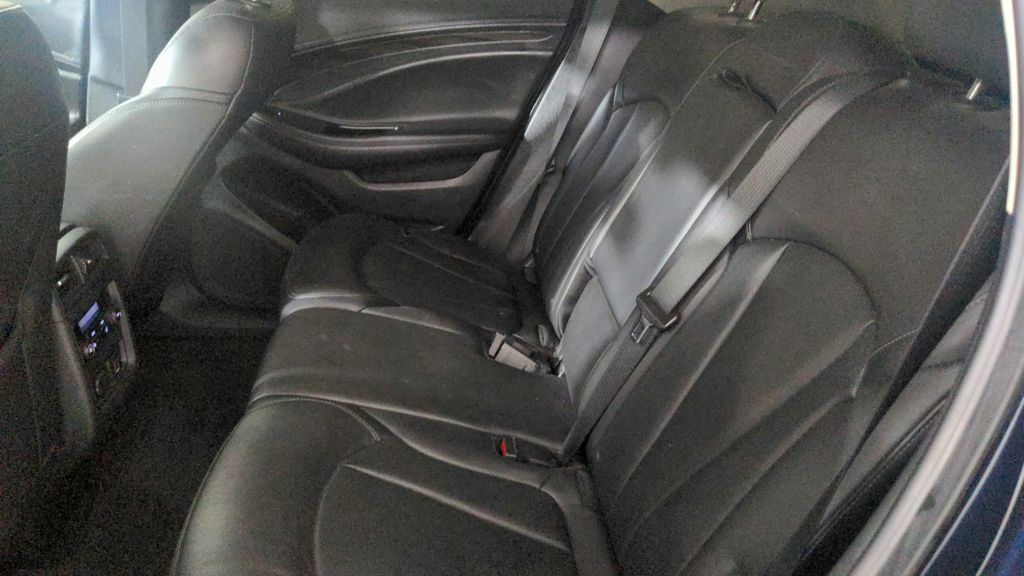2020 Buick Envision Essence photo 23