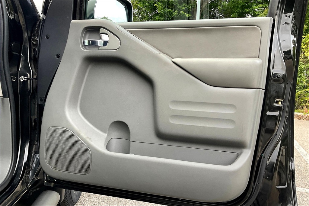 2019 Nissan Frontier SL photo 22