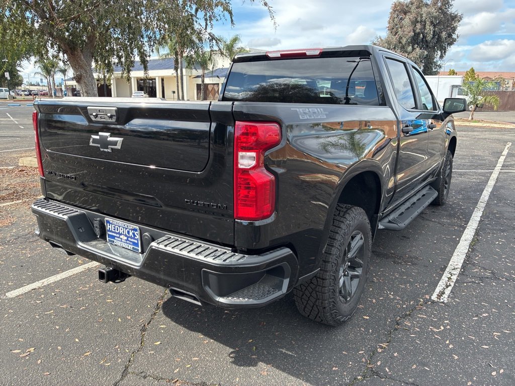 2026 Chevrolet Silverado 1500 Custom Trail Boss photo 2