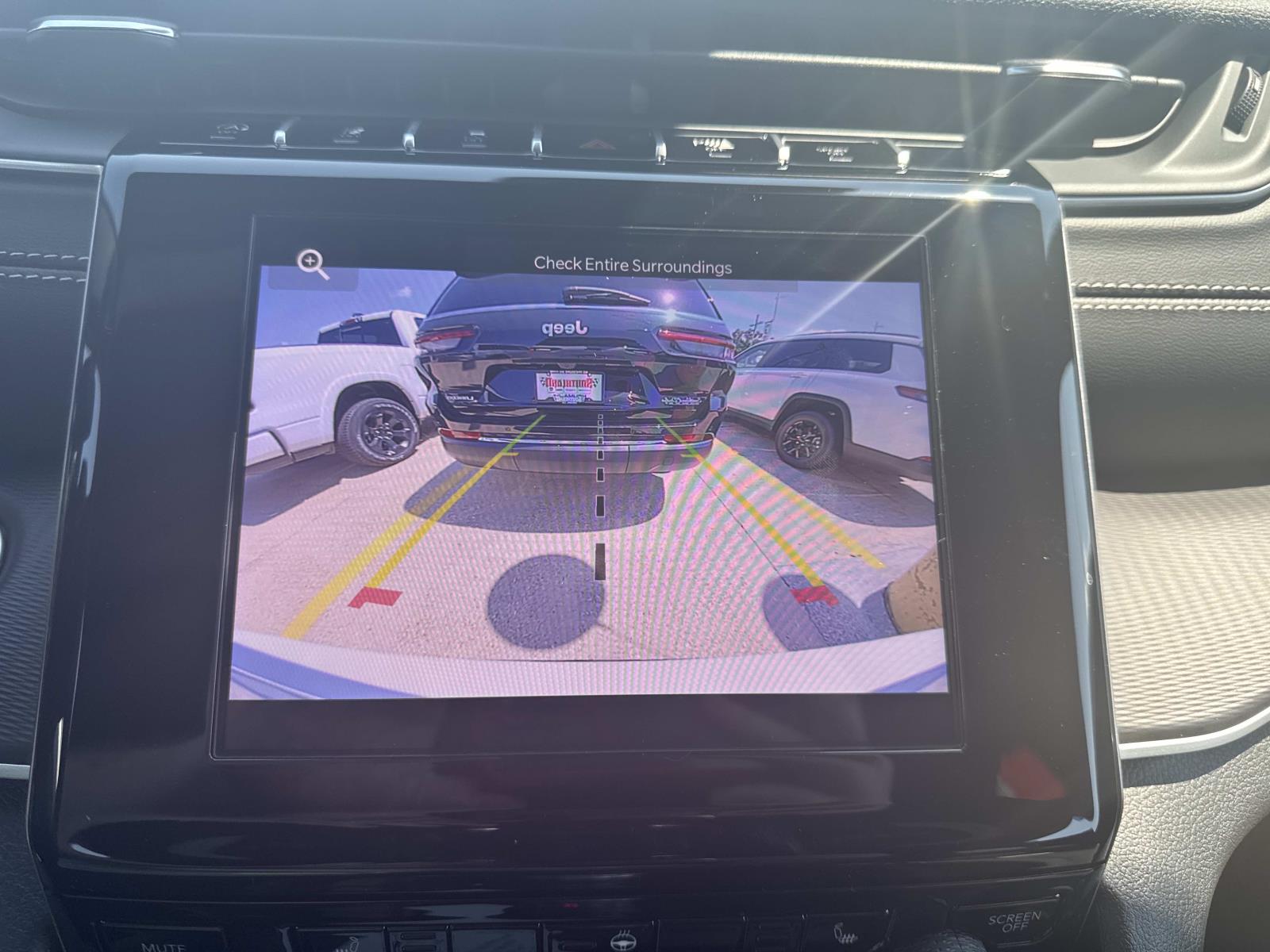 2025 Jeep Grand Cherokee Altitude photo 11