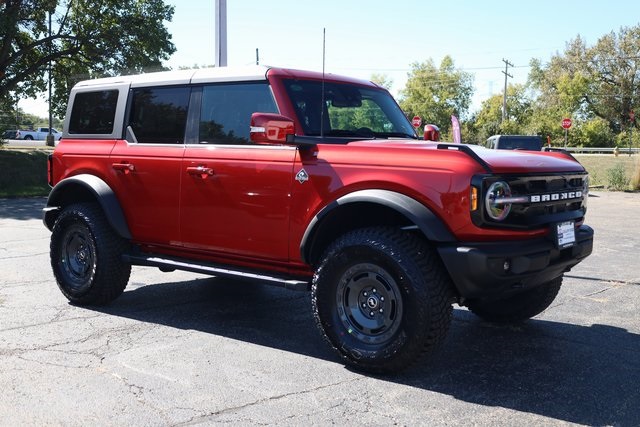 2024 Ford Bronco Outer Banks photo 4