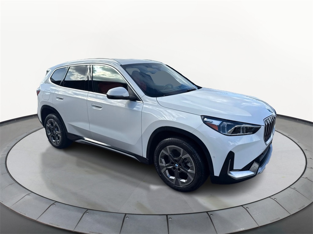 2025 BMW X1 28i's photo