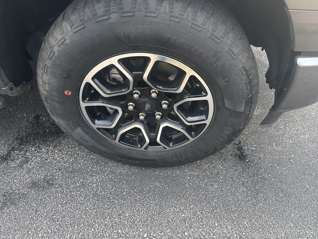 2023 Ford F-150 XLT photo 3