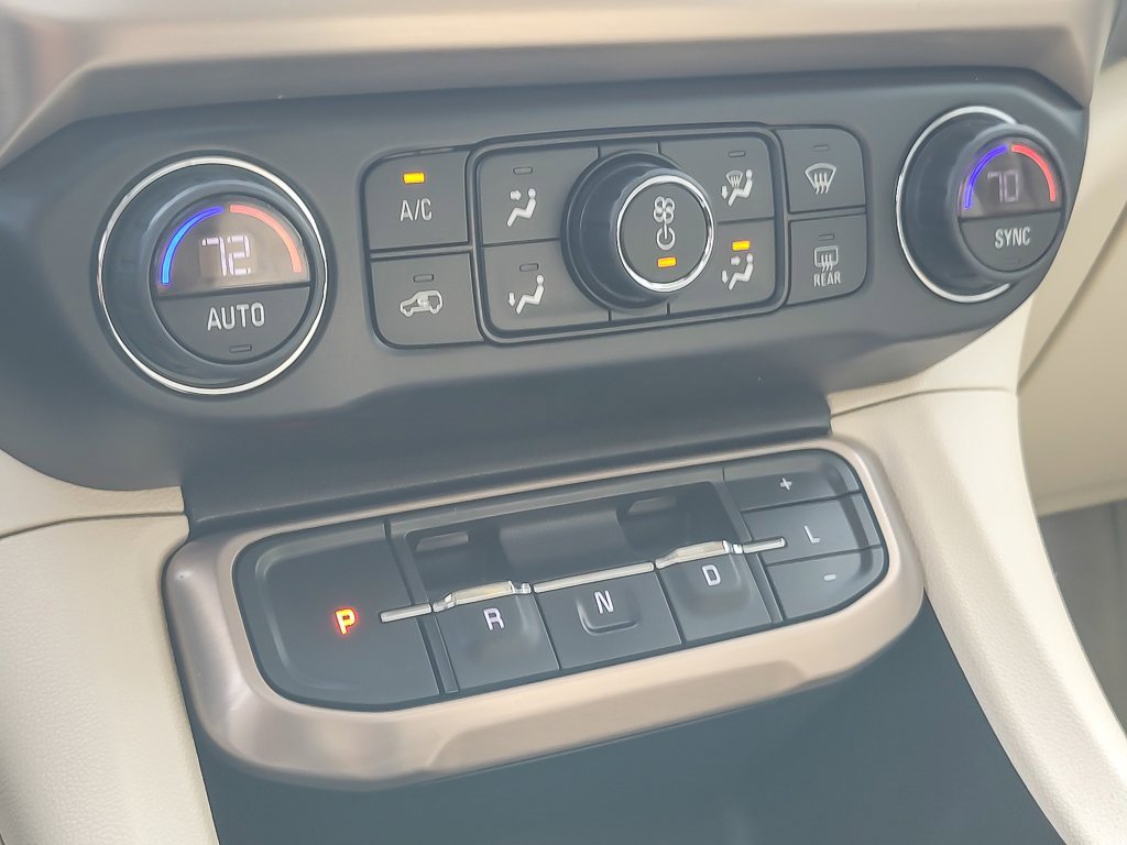 2021 GMC ACADIA - Image 16