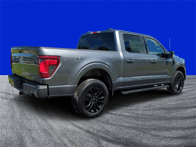 2025 Ford F-150 XLT photo 2