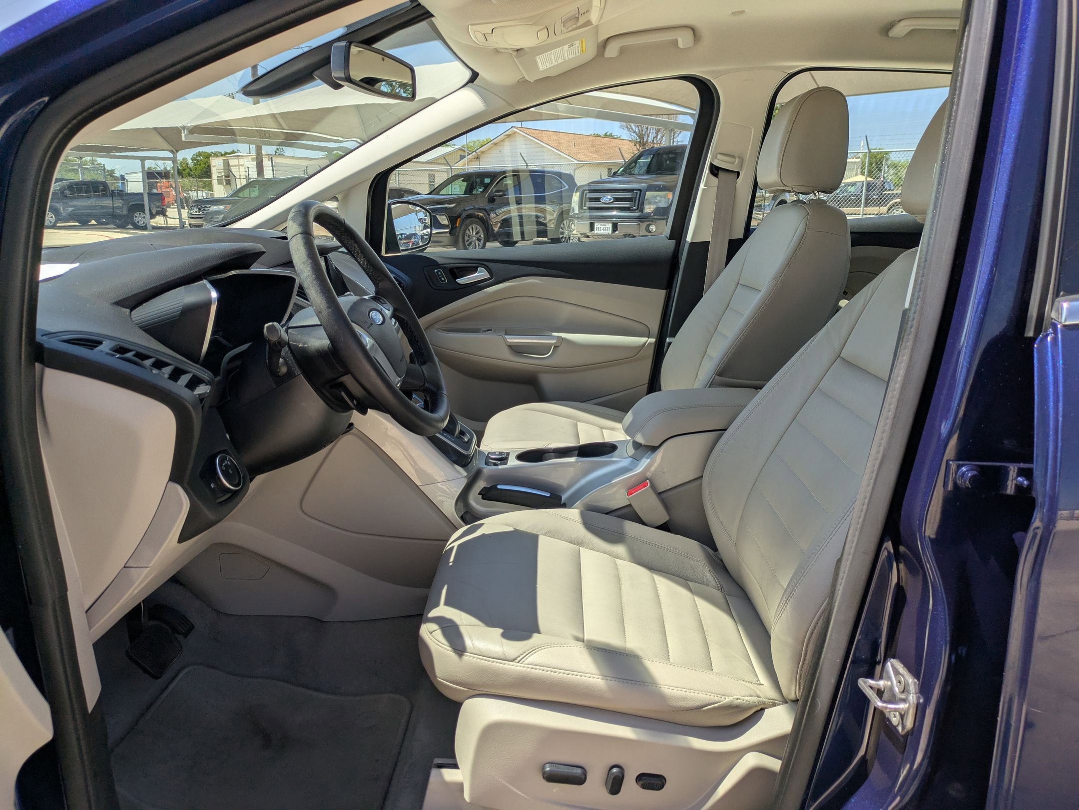 2016 Ford C-Max Energi SEL photo 9