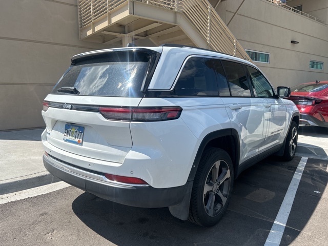 2022 Jeep Cherokee Limited 4xe photo 2