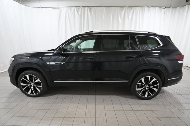 2026 Volkswagen Atlas SEL Premium R-Line photo 2