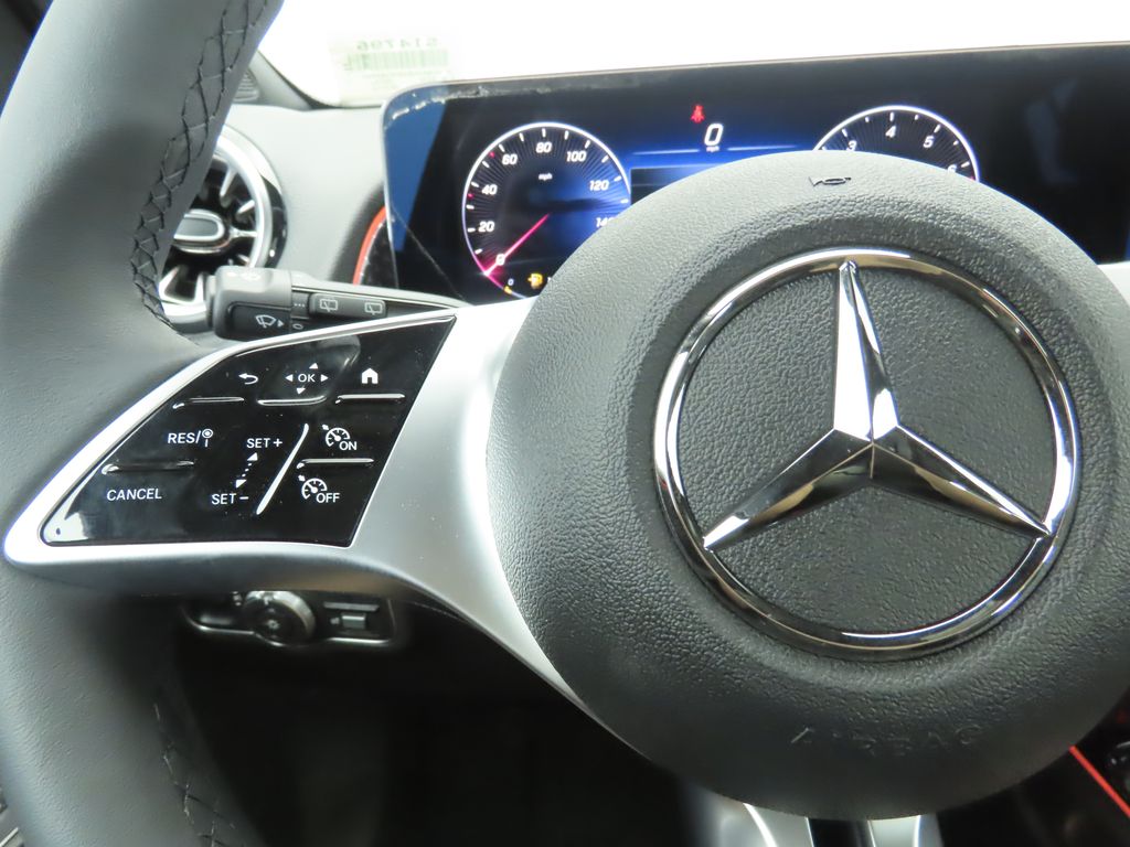 2025 Mercedes Benz GLB 250 photo 12