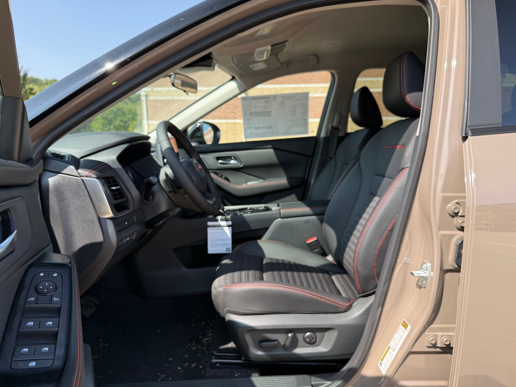 2026 Nissan Rogue SV photo 3