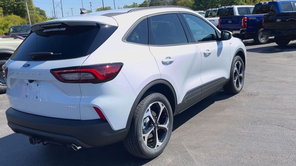 2025 Ford Escape ST-Line Select photo 3