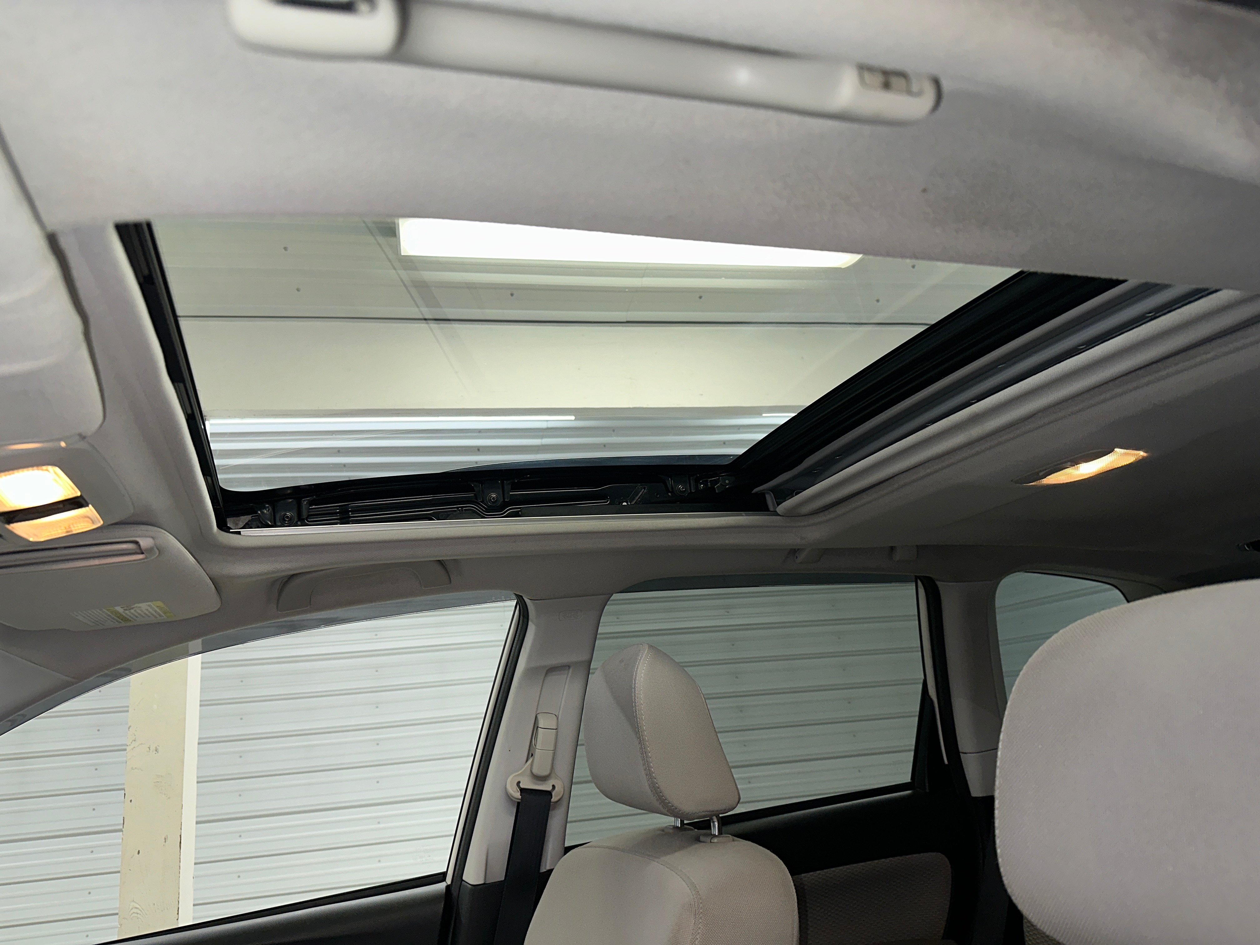 2017 Subaru Forester Premium photo 2