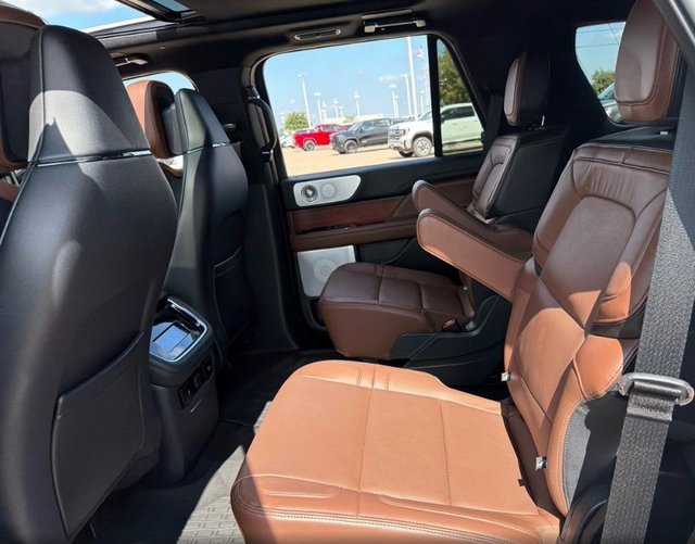 2024 Lincoln Navigator Reserve photo 3