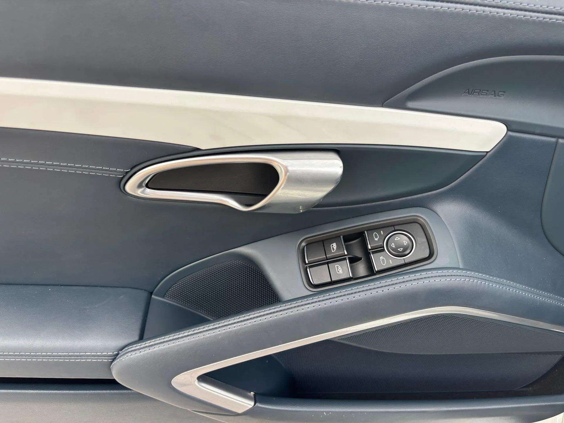 2024 Porsche Boxster S photo 33