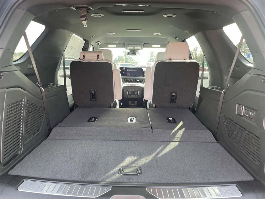 2025 Chevrolet Tahoe Premier photo 10