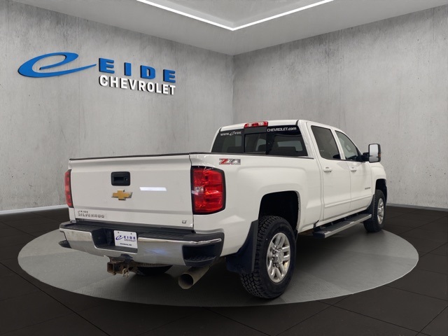 2017 Chevrolet Silverado 3500HD LT photo 3