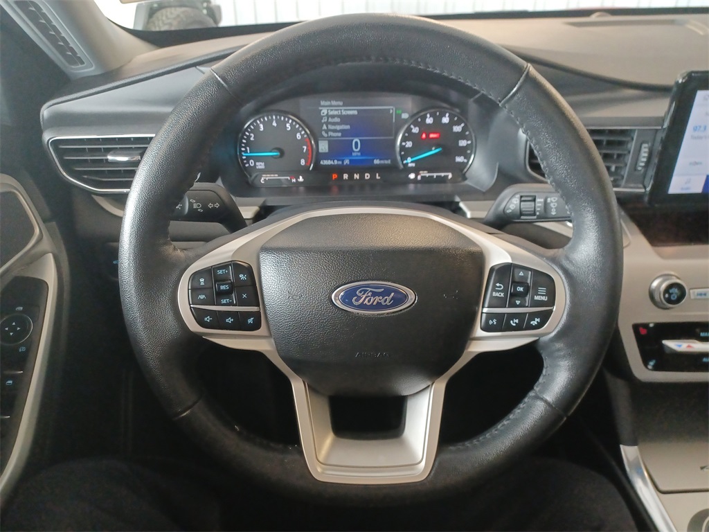 2023 Ford Explorer XLT photo 26