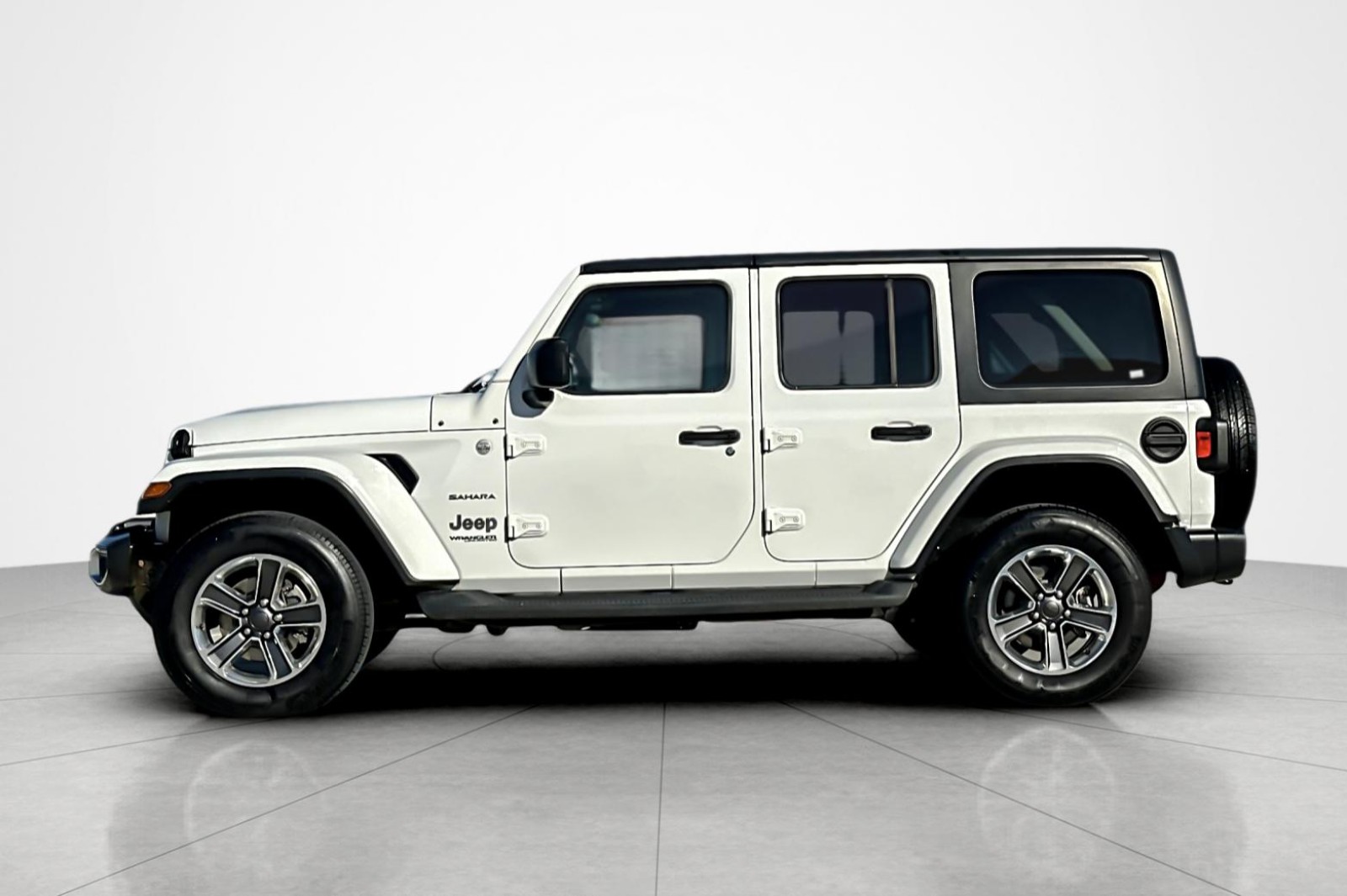 2020 Jeep Wrangler Unlimited Sahara photo 2