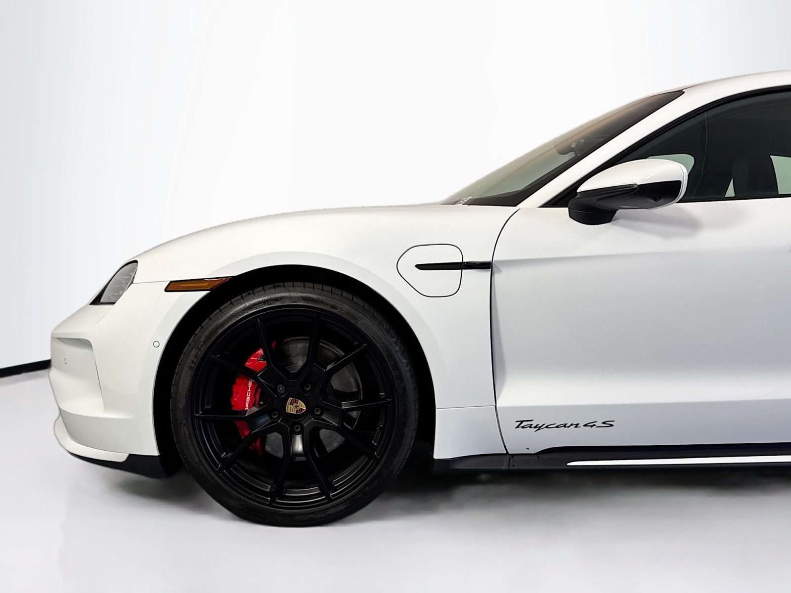 2025 Porsche Taycan 4S photo 26