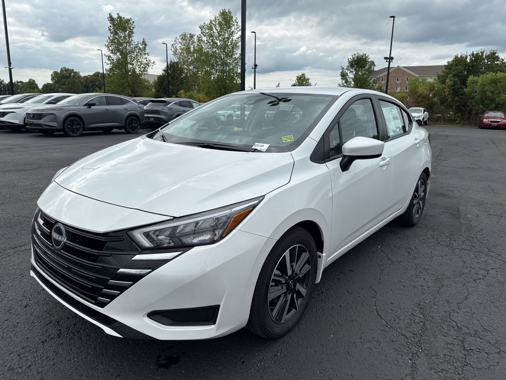 2025 Nissan Versa 1.6 SV photo 7