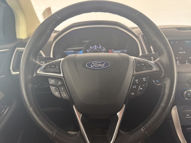 2018 Ford Edge SEL photo 16