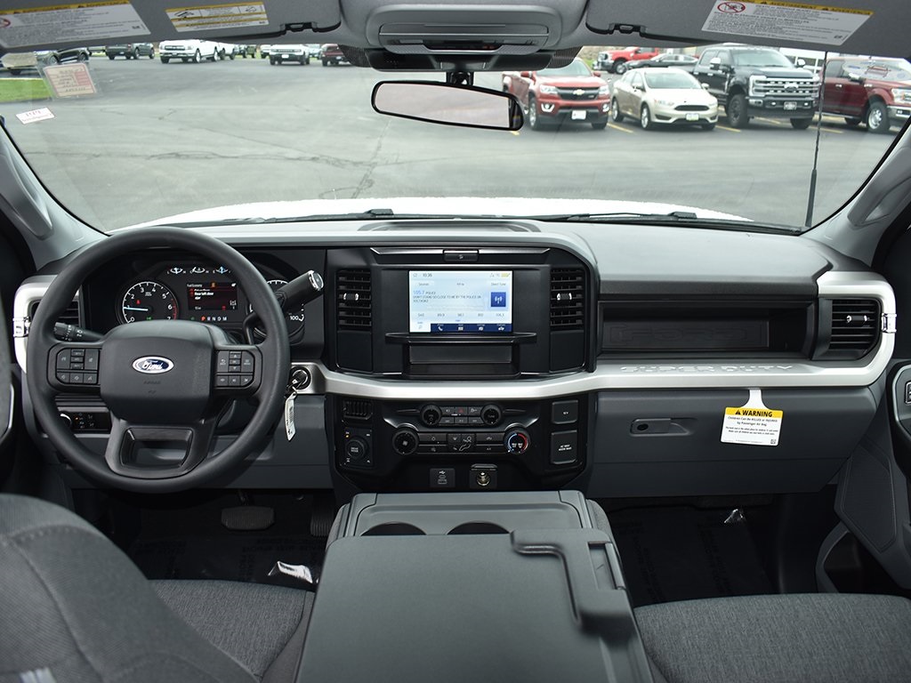 2025 Ford F-350 XL photo 4