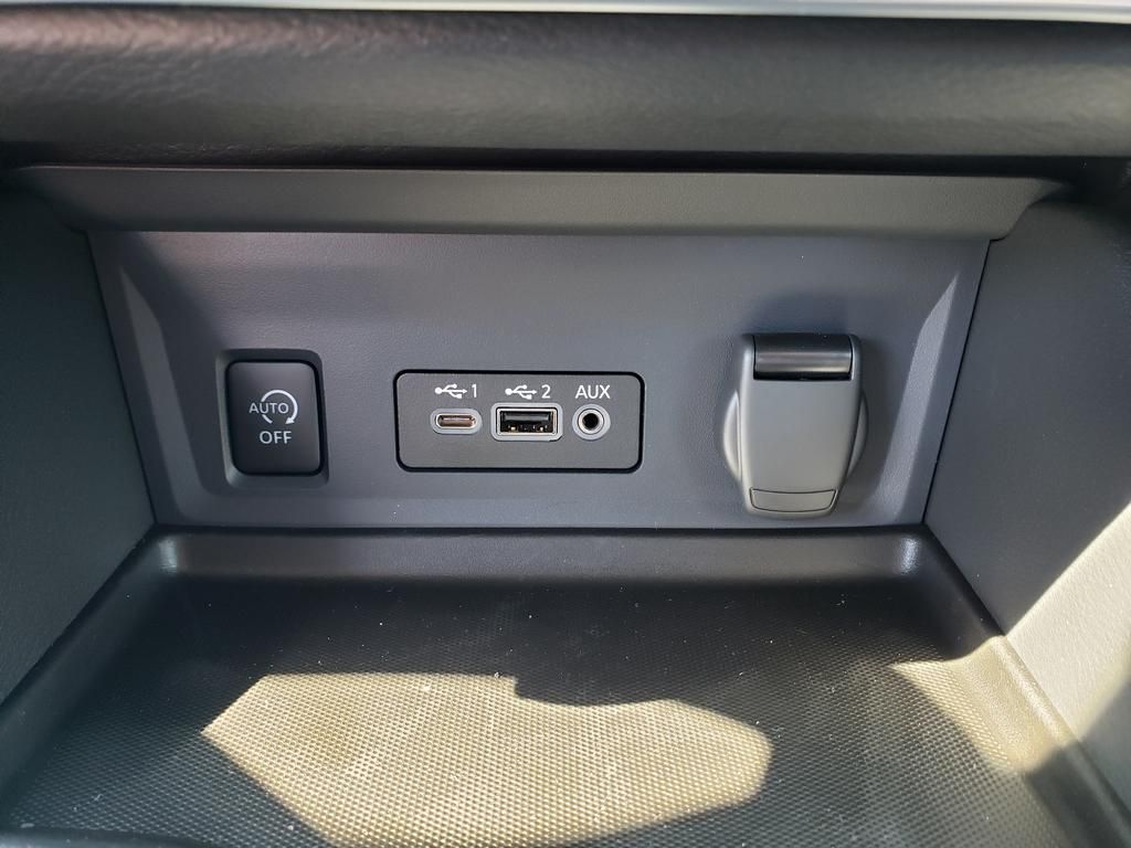 2025 Nissan Sentra SV photo 12