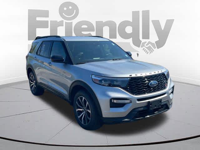 2022 Ford Explorer ST photo 3