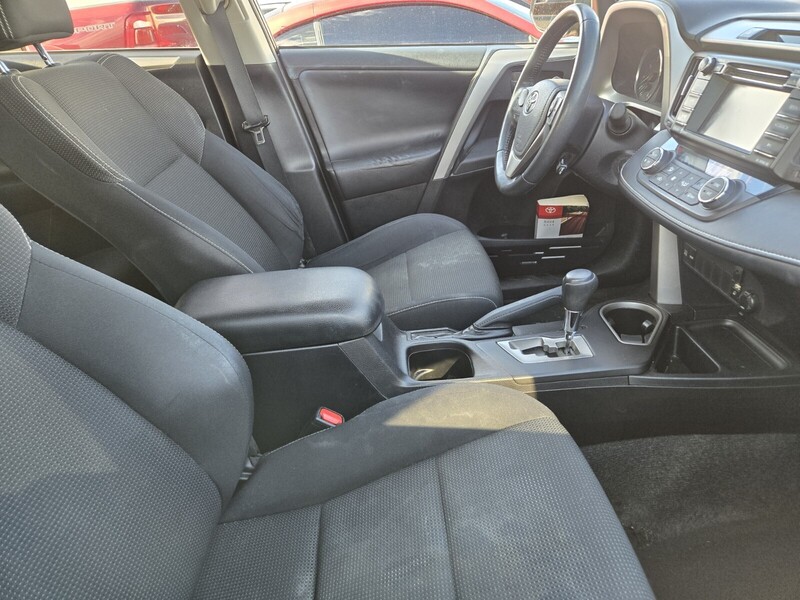 2016 Toyota RAV4 XLE photo 4
