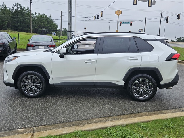2023 Toyota RAV4 Hybrid XLE Premium photo 4