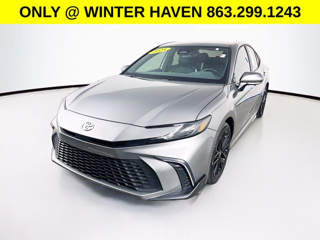 2025 Toyota Camry SE photo 3