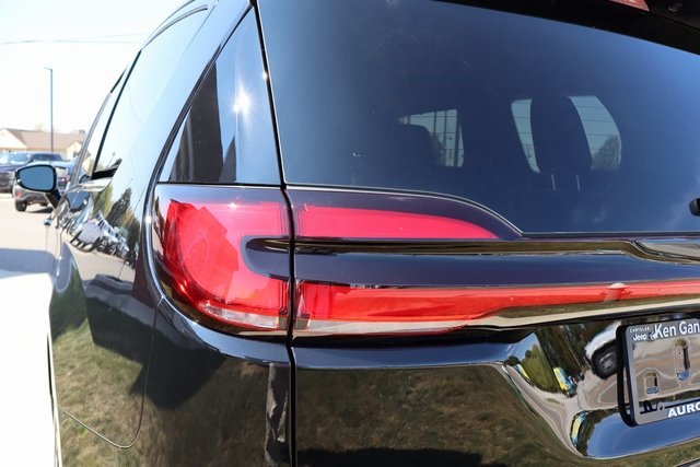 2026 Chrysler Pacifica Limited S Appearance photo 29
