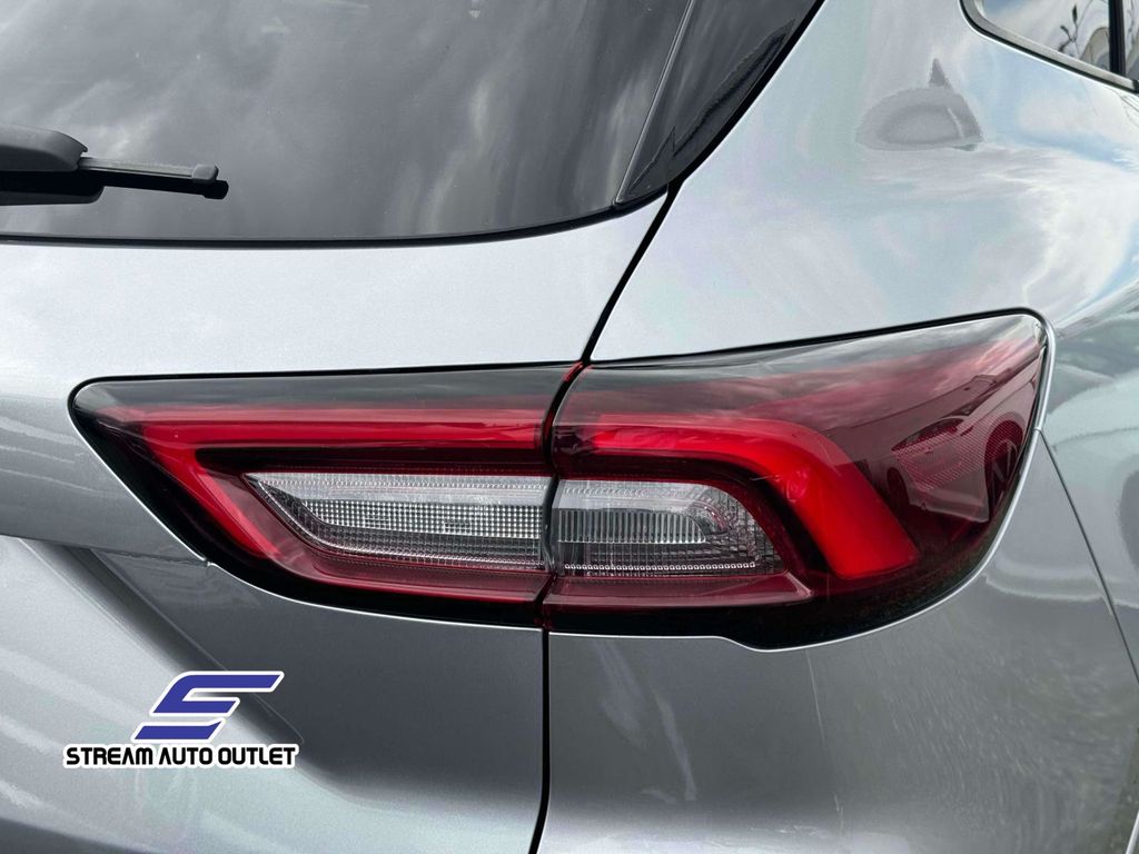 2024 Ford Escape ST-Line photo 8