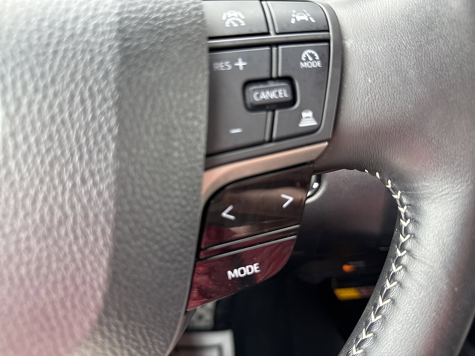 2025 Toyota Camry SE photo 15