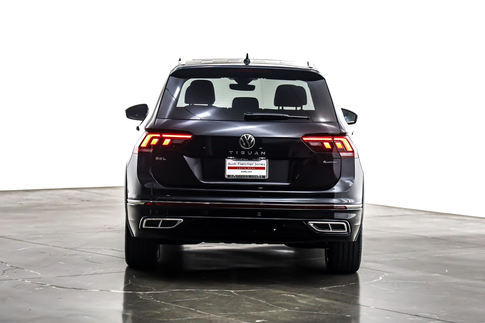 2024 Volkswagen Tiguan SEL R-Line Black photo 3