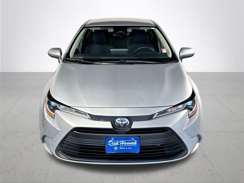 2023 Toyota Corolla LE photo 3