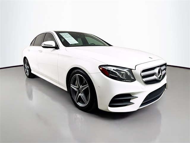 2019 Mercedes Benz E 300 photo 3