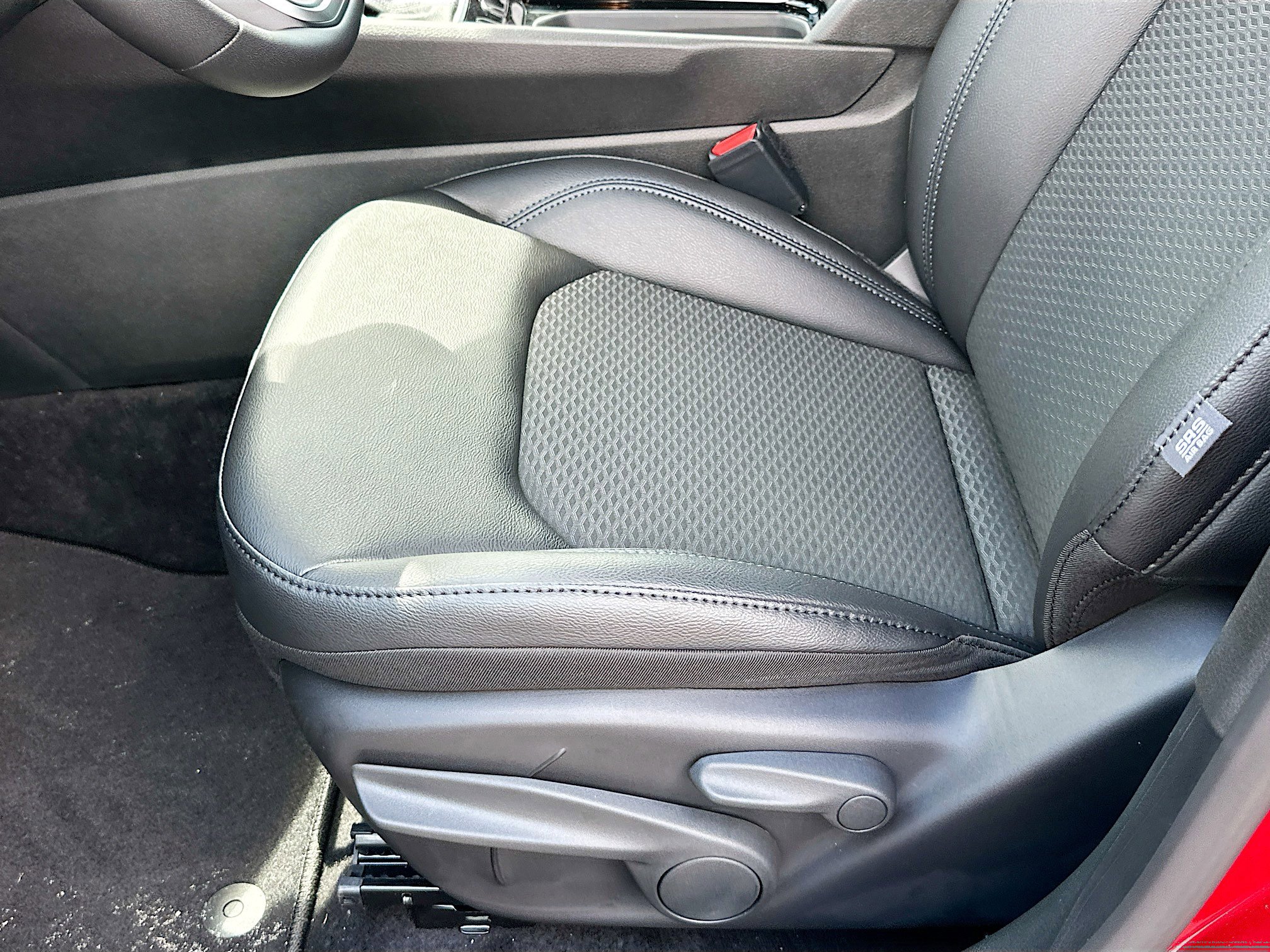 2026 Jeep Compass Latitude Altitude photo 12